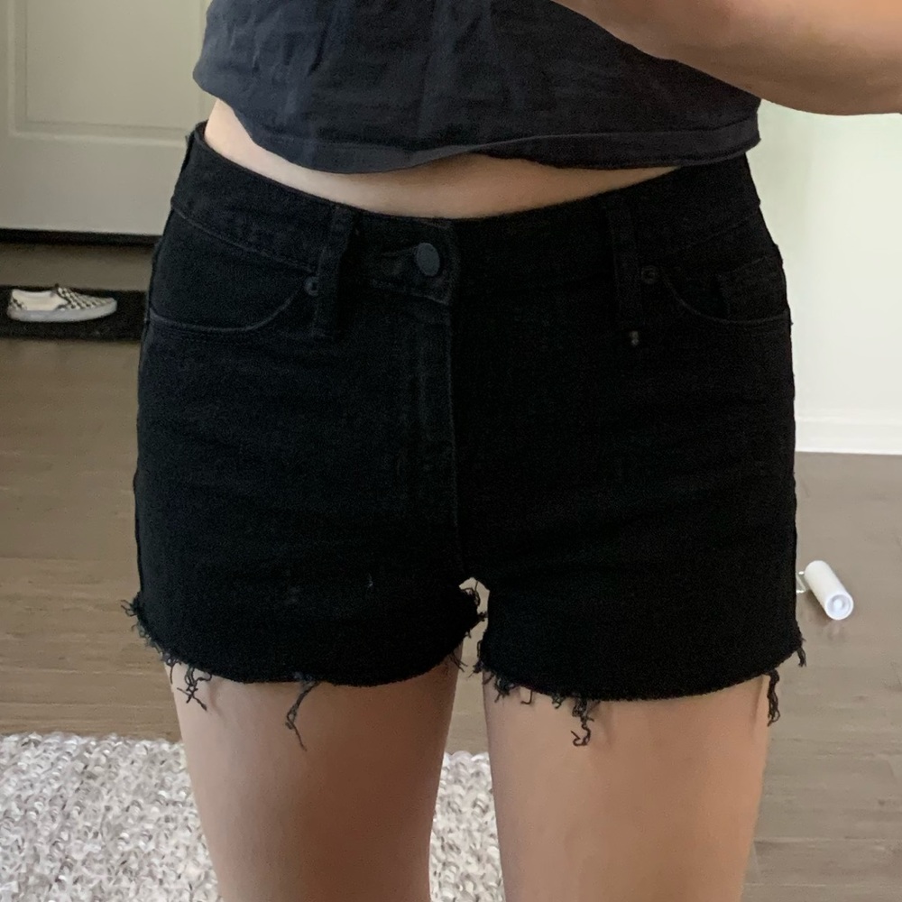 Black shorts - Picture 2 of 4